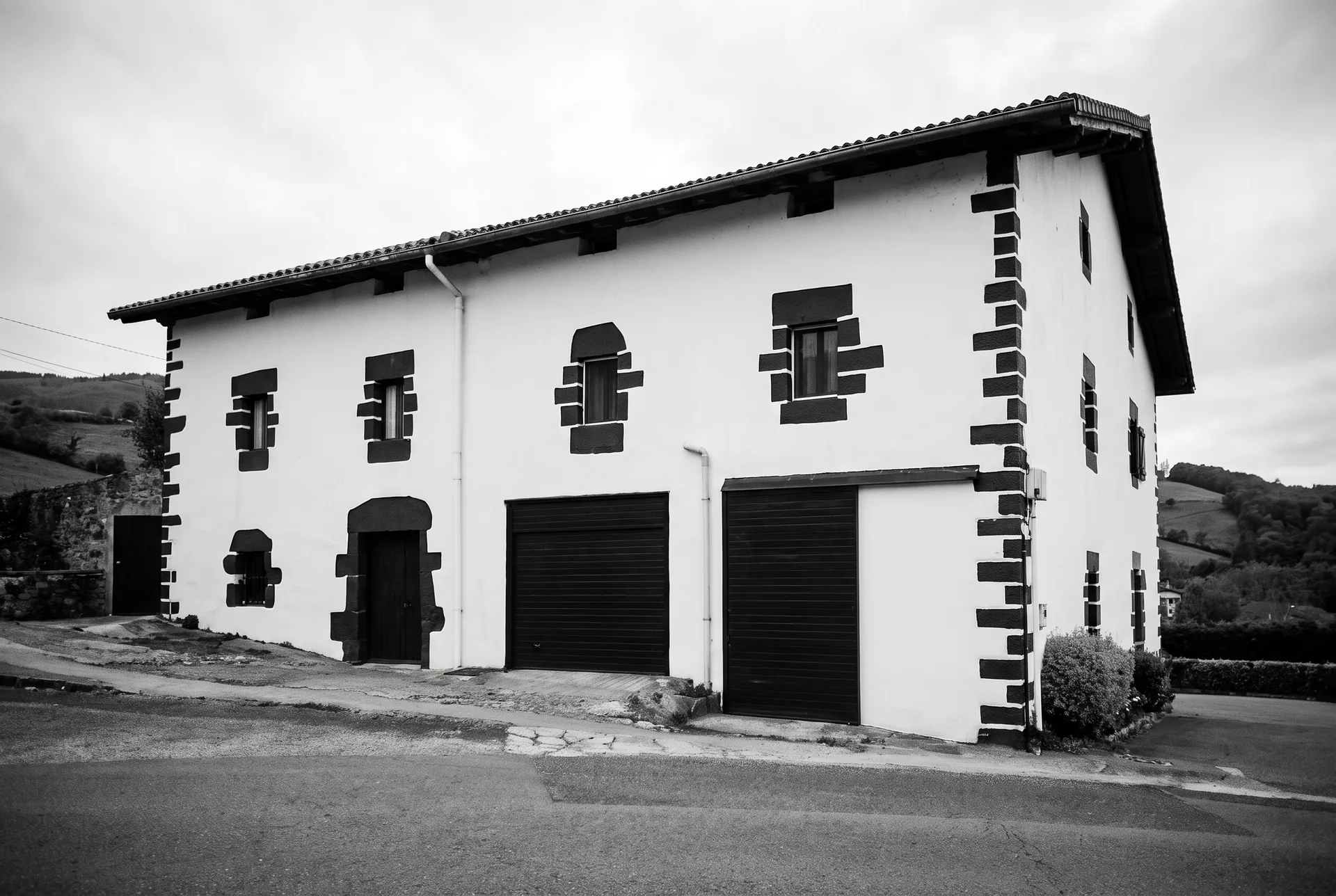 Caserío de Atxega en Aginaga, sede de la empresa desde 1983